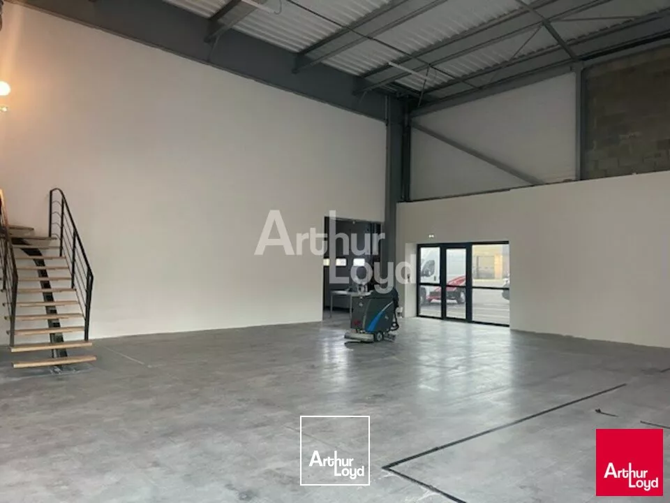 BRUZ - LOCAL D'ACTIVITE A LOUER - 560 M²