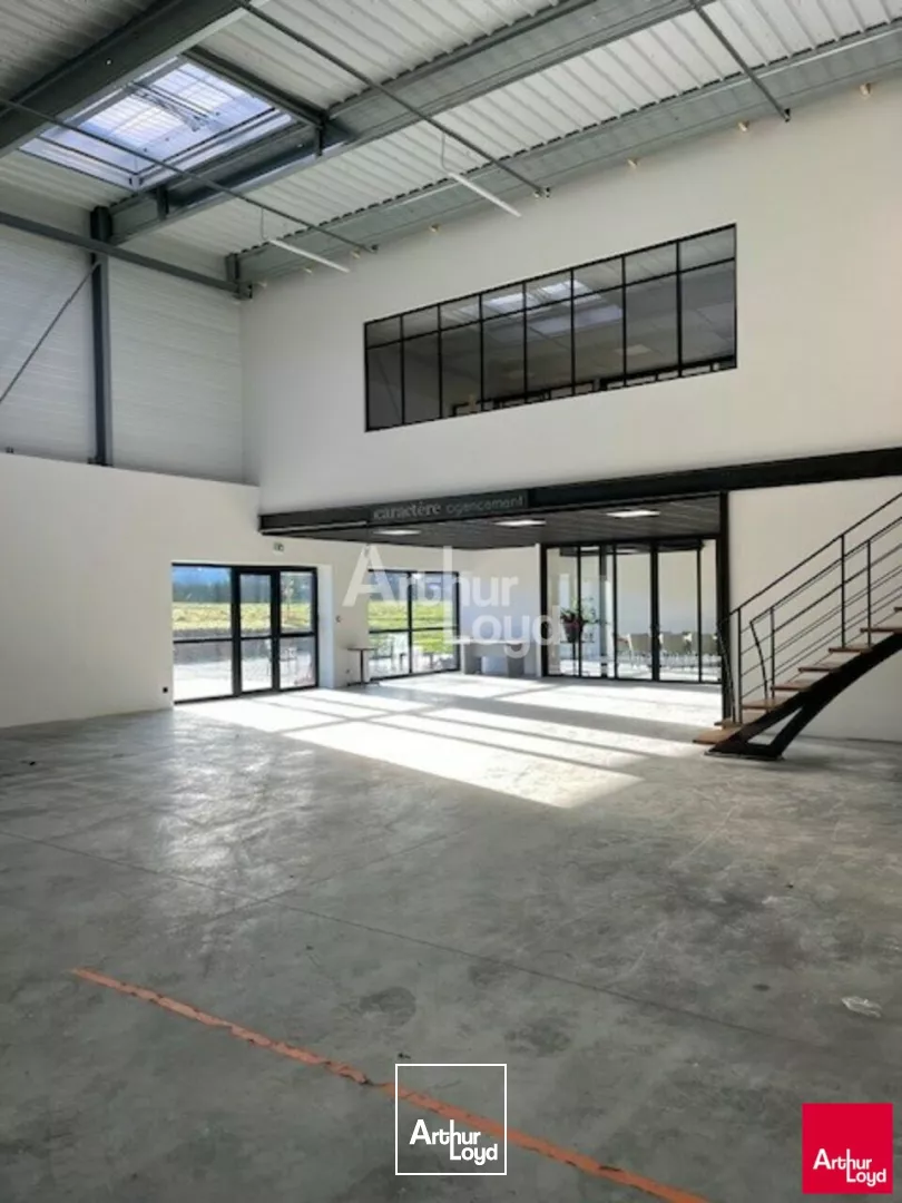 BRUZ - LOCAL D'ACTIVITE A VENDRE - 560 M²