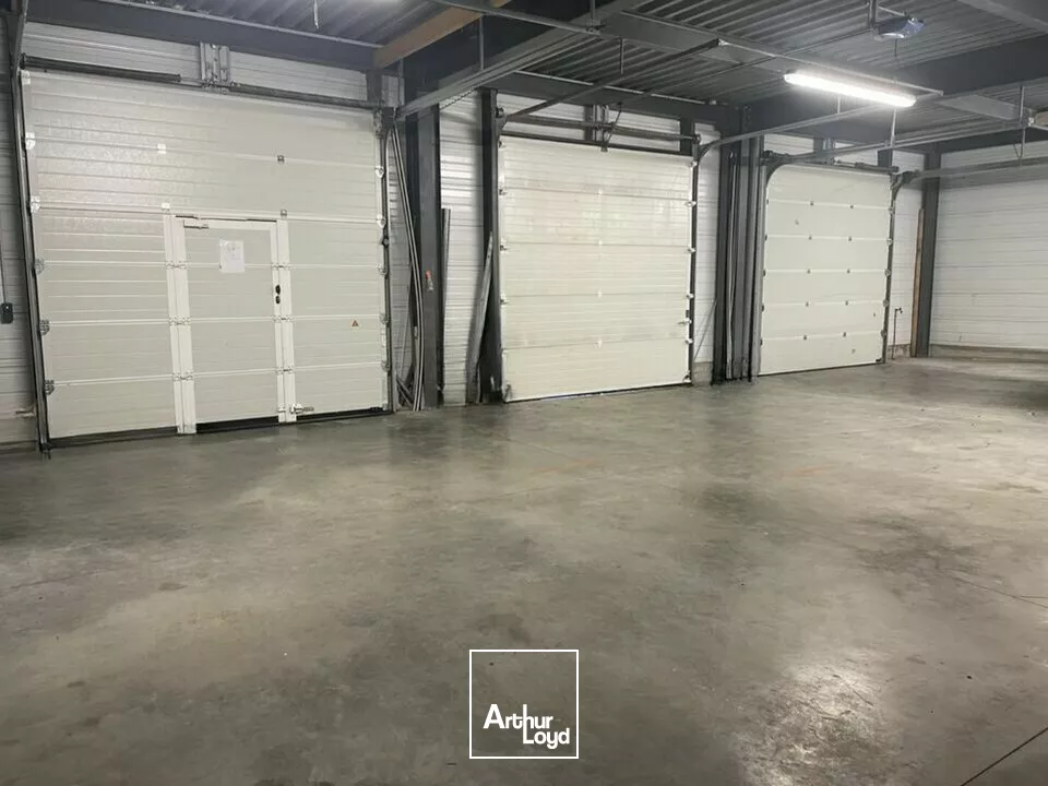 Local d'activité / shoowroom / bureaux à louer à Pontcharra