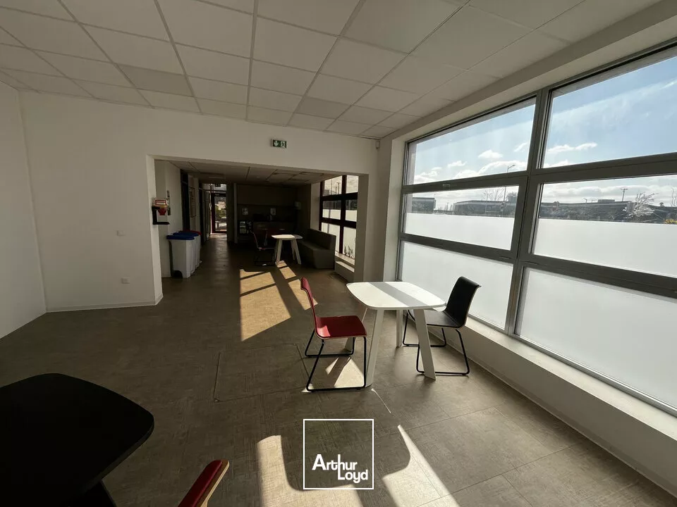 LOCAL D'ACTIVITE - ENTREPOT à LOUER de 3970 m²