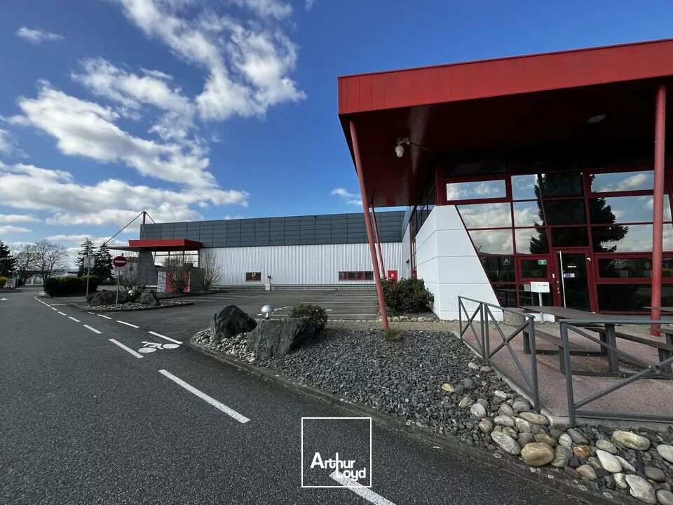 LOCAL D'ACTIVITE - ENTREPOT à LOUER de 3970 m²