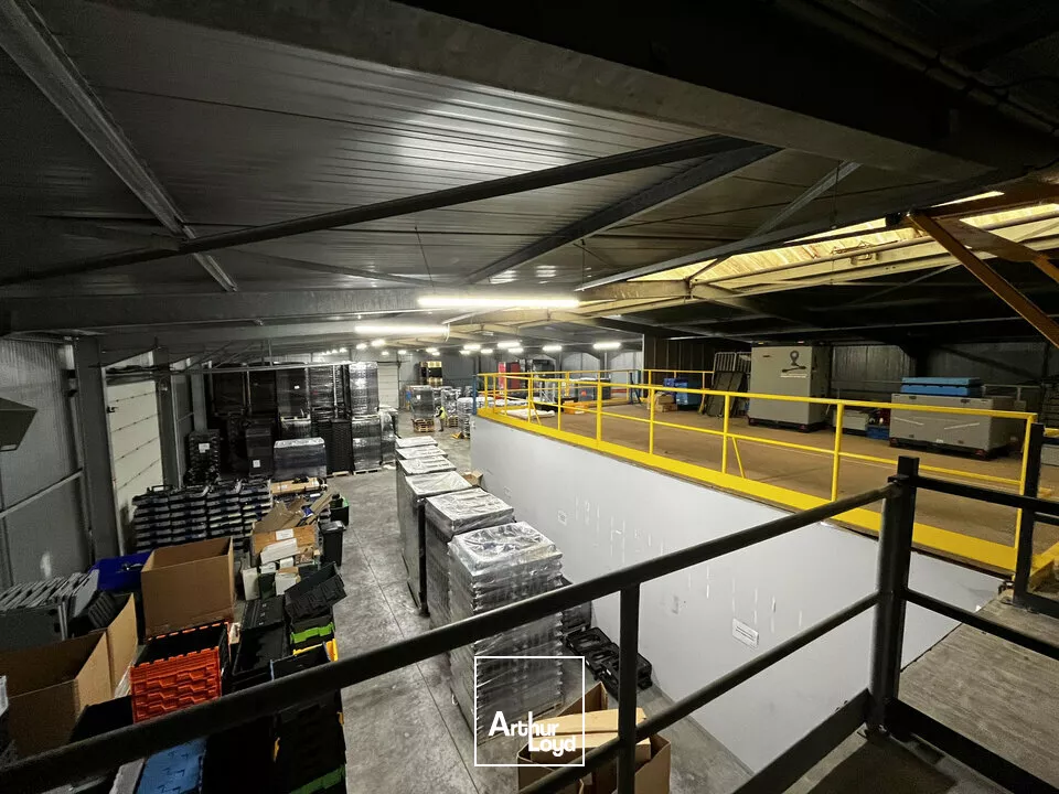 LOCAL D'ACTIVITE - ENTREPOT à LOUER de 1320 m²