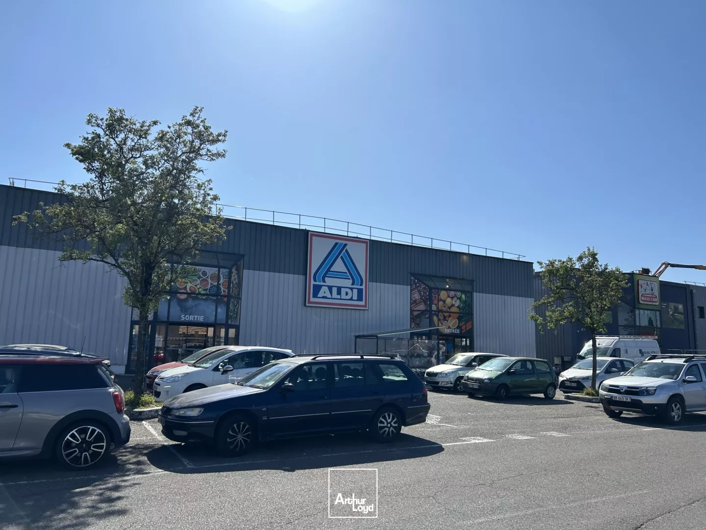 À LOUER - BOULIAC RETAIL PARK - CELLULE 890 M²