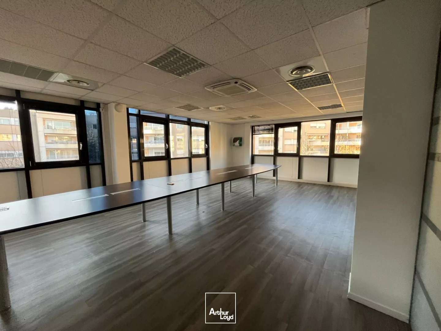 Bureaux avec parkings à vendre ou à louer - Bonneveine - 13008 Marseille