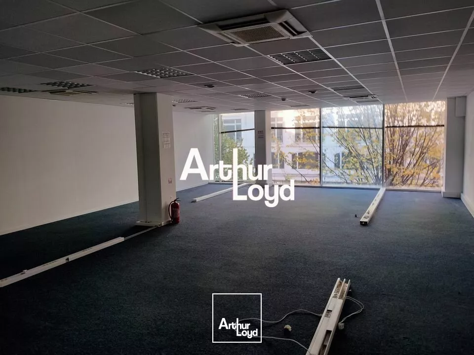 EMPLACEMENT PREMIUM SUR NICE CENTRE POUR DES BUREAUX EN DOUBLE EXPOSITION