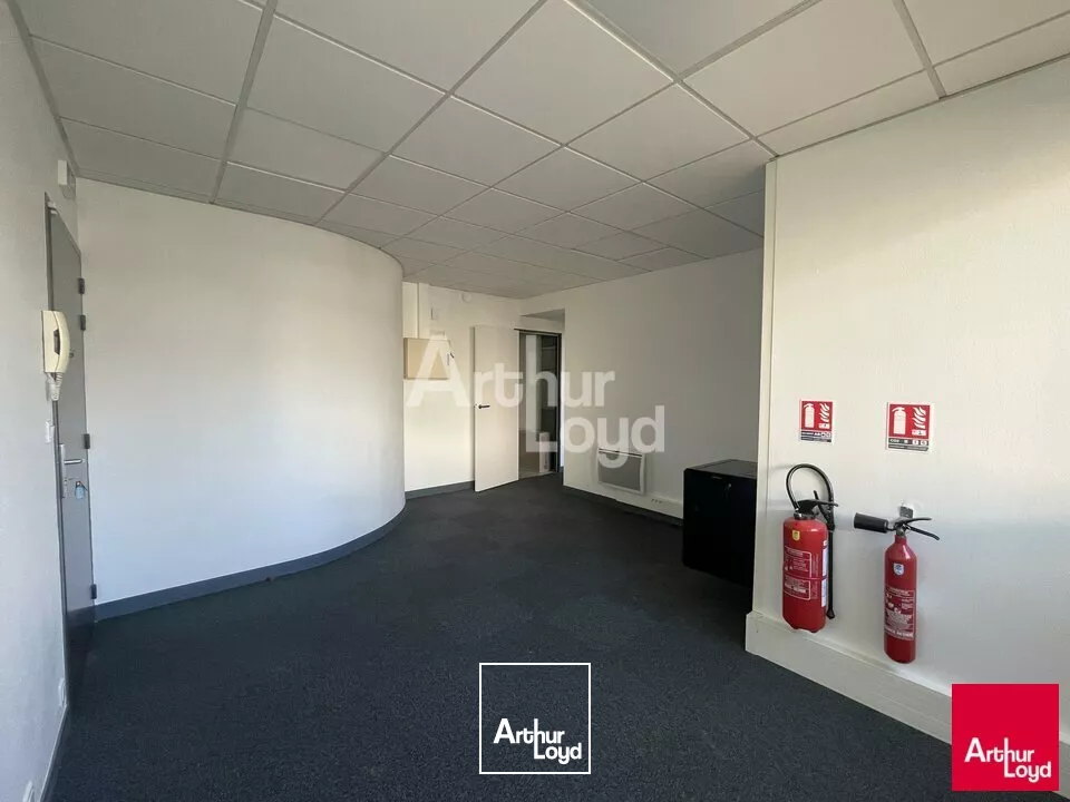 RENNES - BUREAUX A LOUER - 70 M²