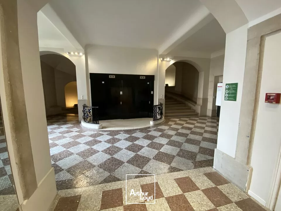 Bureaux d'environ 250 m2 - HYPER CENTRE VILLE DE REIMS