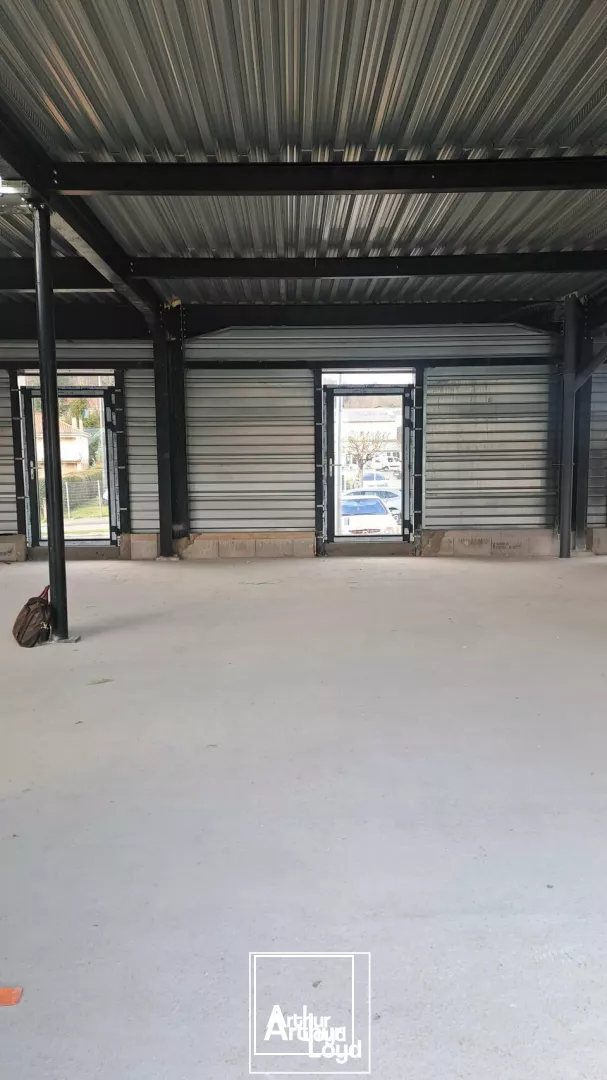 BUREAUX location à SARLAT-LA-CANÉDA 24200