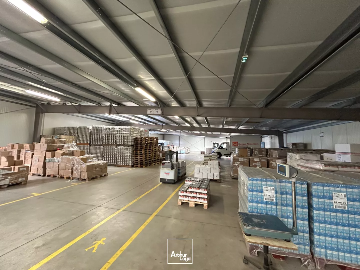 A VENDRE - LOCAUX D'ACTIVITÉ - 1260 M2 - SAINT-QUENTIN