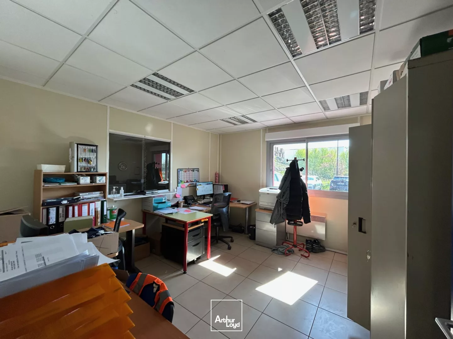 A VENDRE - LOCAUX D'ACTIVITÉ - 1260 M2 - SAINT-QUENTIN