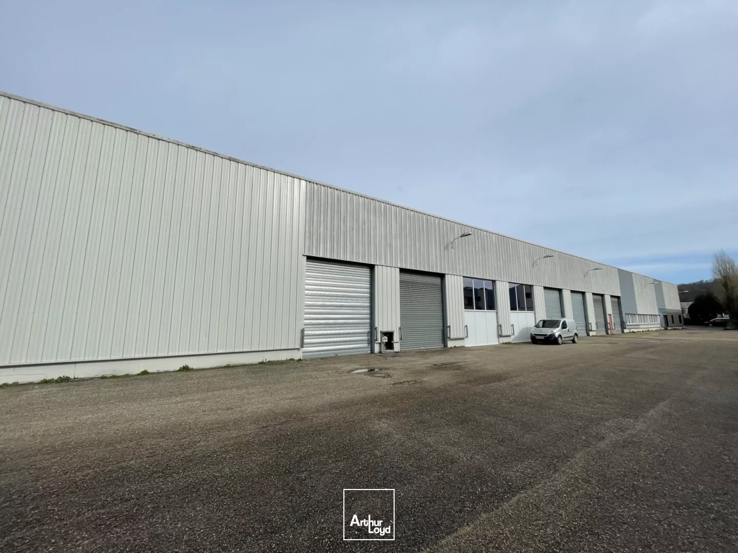 VISIBLITE BOULEVARD INDUSTRIEL - A LOUER LOCAL D'ACTIVITE 