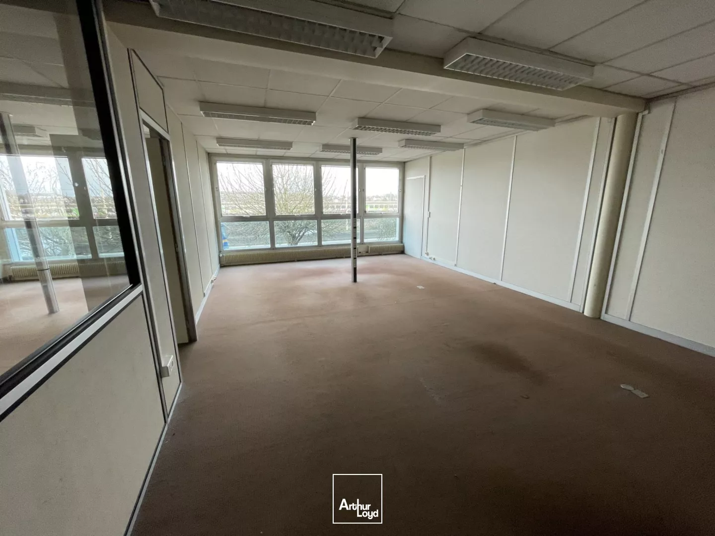 VISIBLITE BOULEVARD INDUSTRIEL - A LOUER LOCAL D'ACTIVITE 