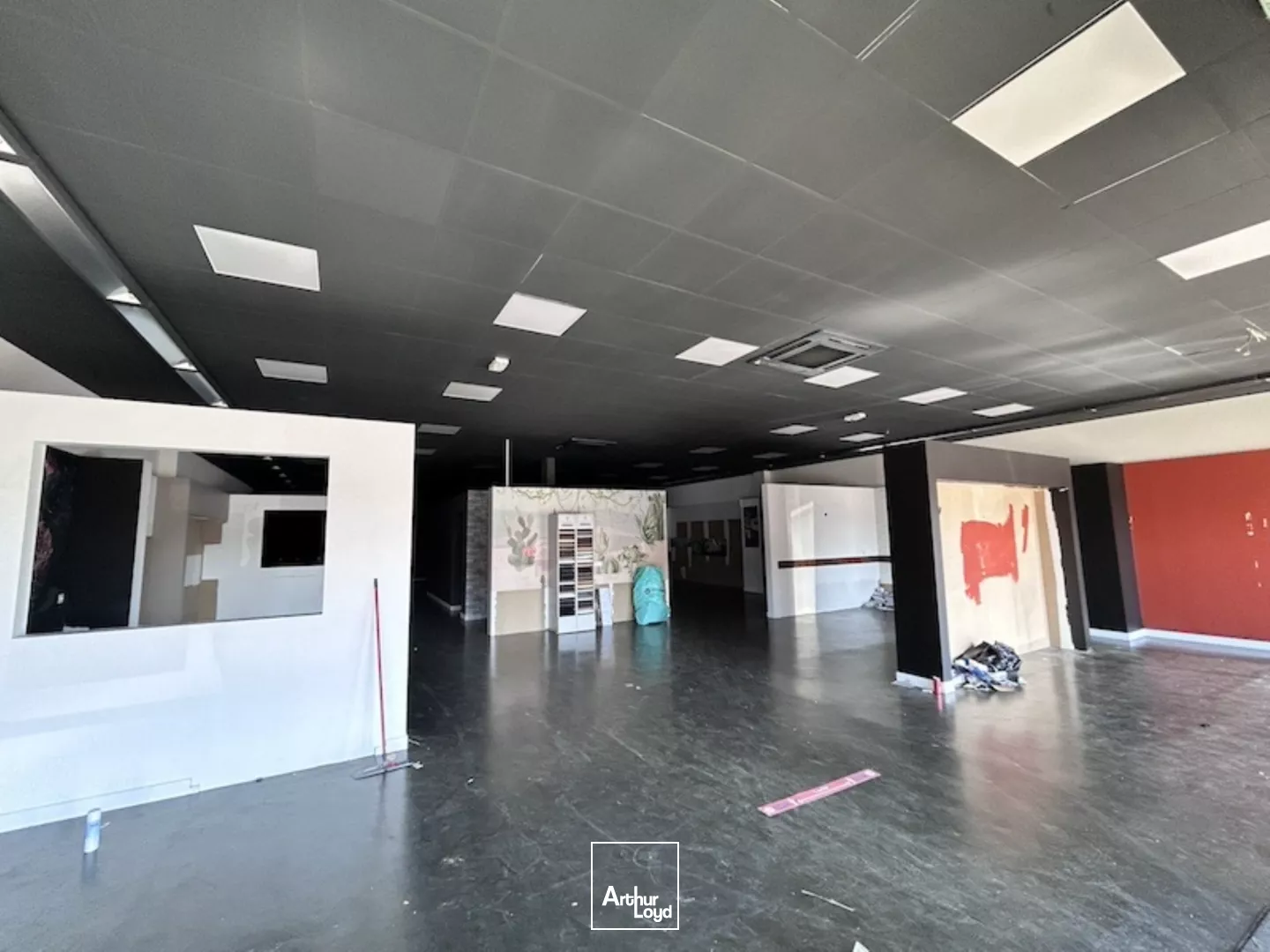 MACON SUD - LOCATION - LOCAL COMMERCIAL - LOYER PUR