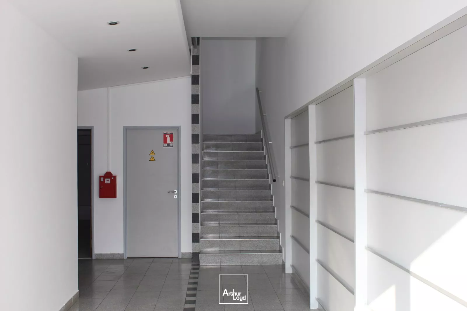 Locaux d'activité à louer à TRAPPES 78190