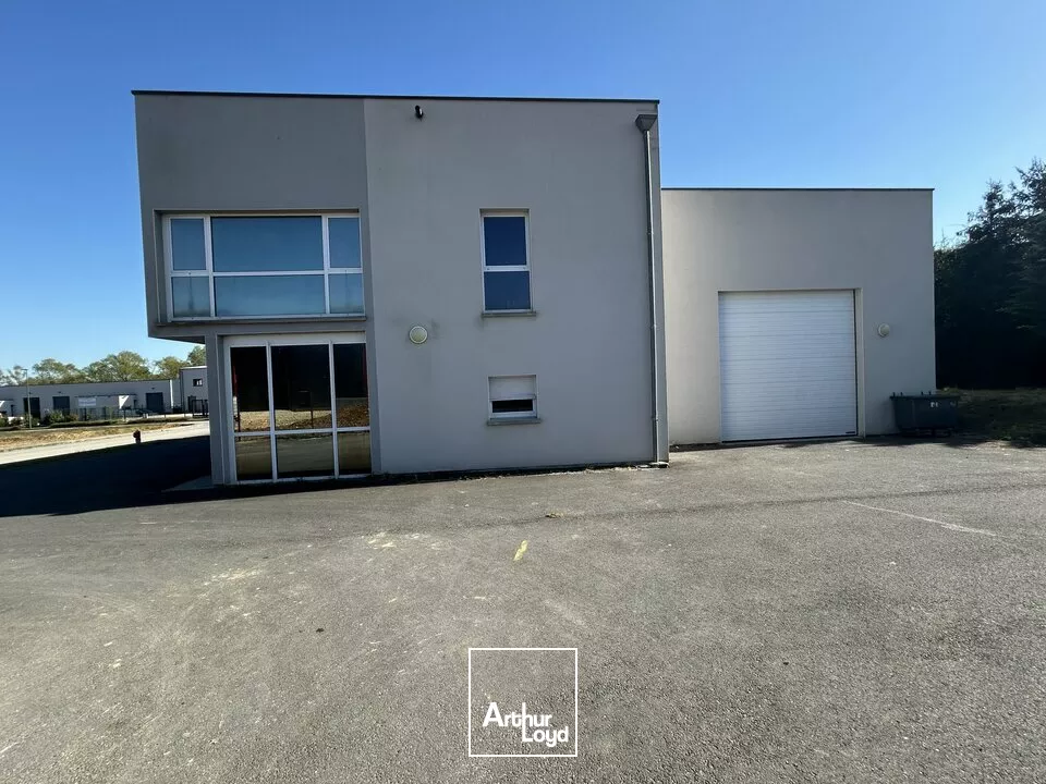 LOCAL D'ACTIVITE - ENTREPOT à VENDRE de 745 m²