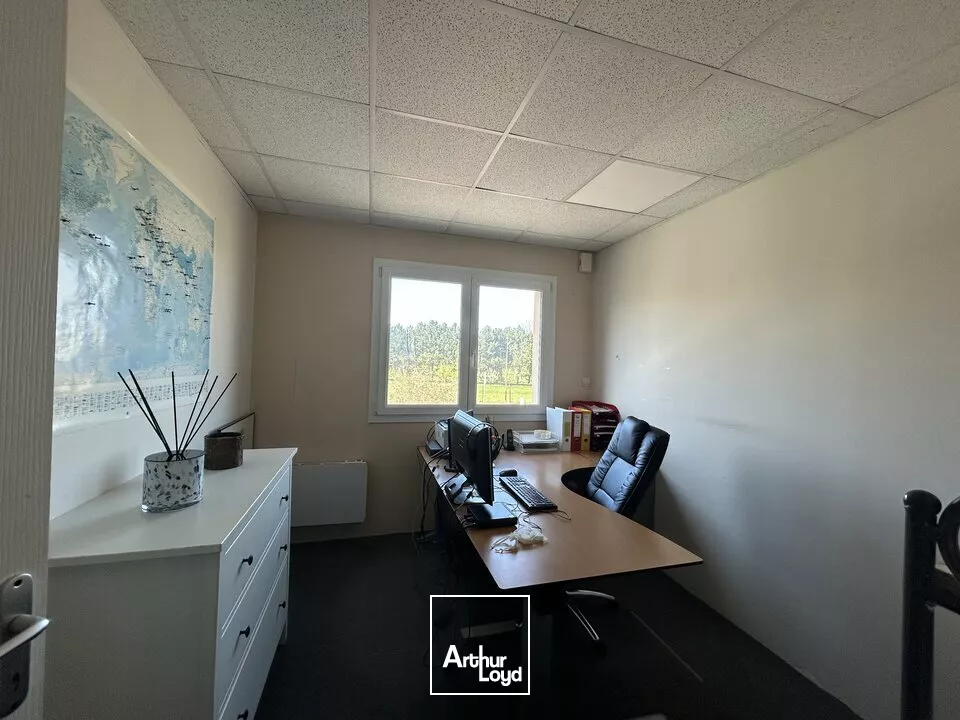 LOCAL D'ACTIVITE - ENTREPOT à VENDRE de 1109 m²