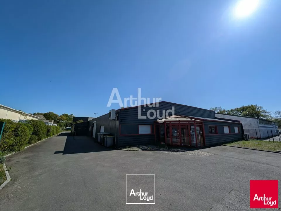 SAINT JACQUES DE LA LANDE - LOCAL D'ACTIVITE A LOUER - 900 M²