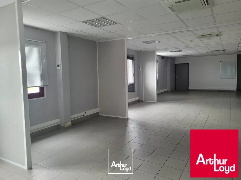 A 20 minutes de Bayonne local d'Activité en très bon état apparent