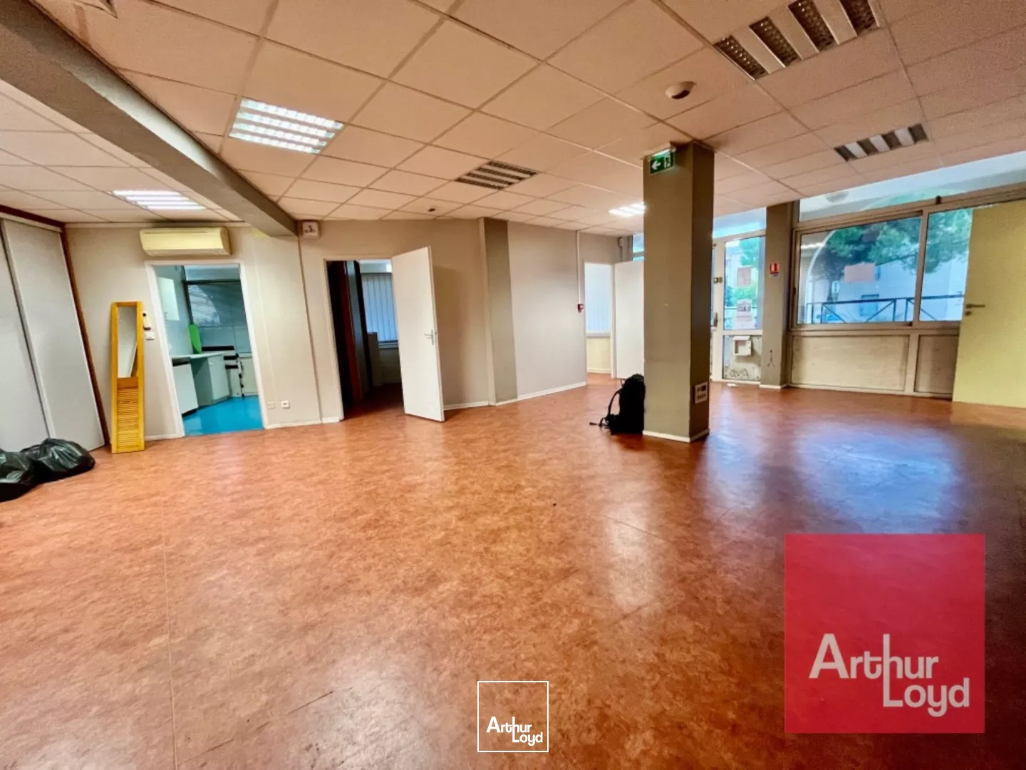LOCAUX COMMERCIAUX/BUREAUX À VENDRE MONTPELLIER QUARTIER CELLENEUVE