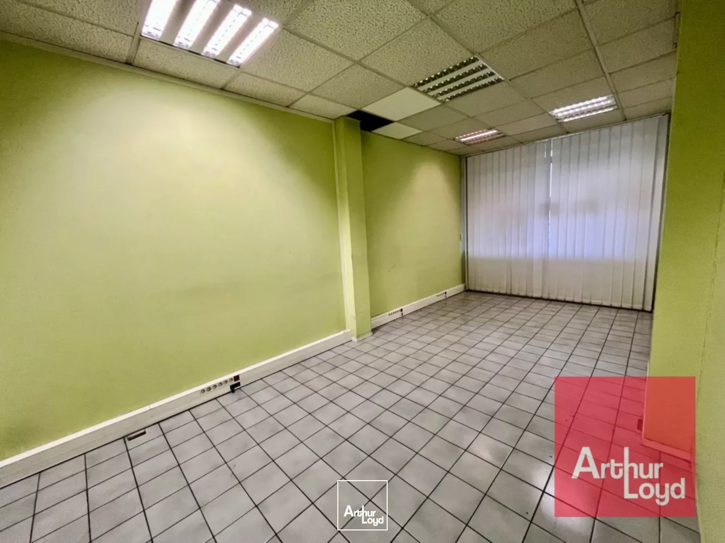 LOCAUX COMMERCIAUX/BUREAUX À VENDRE MONTPELLIER QUARTIER CELLENEUVE