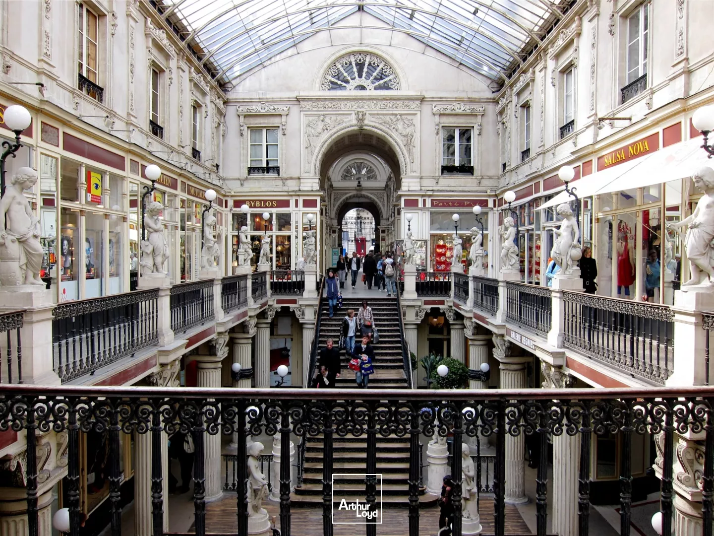 Locaux commerciaux à louer + droit d'entree à NANTES 44000