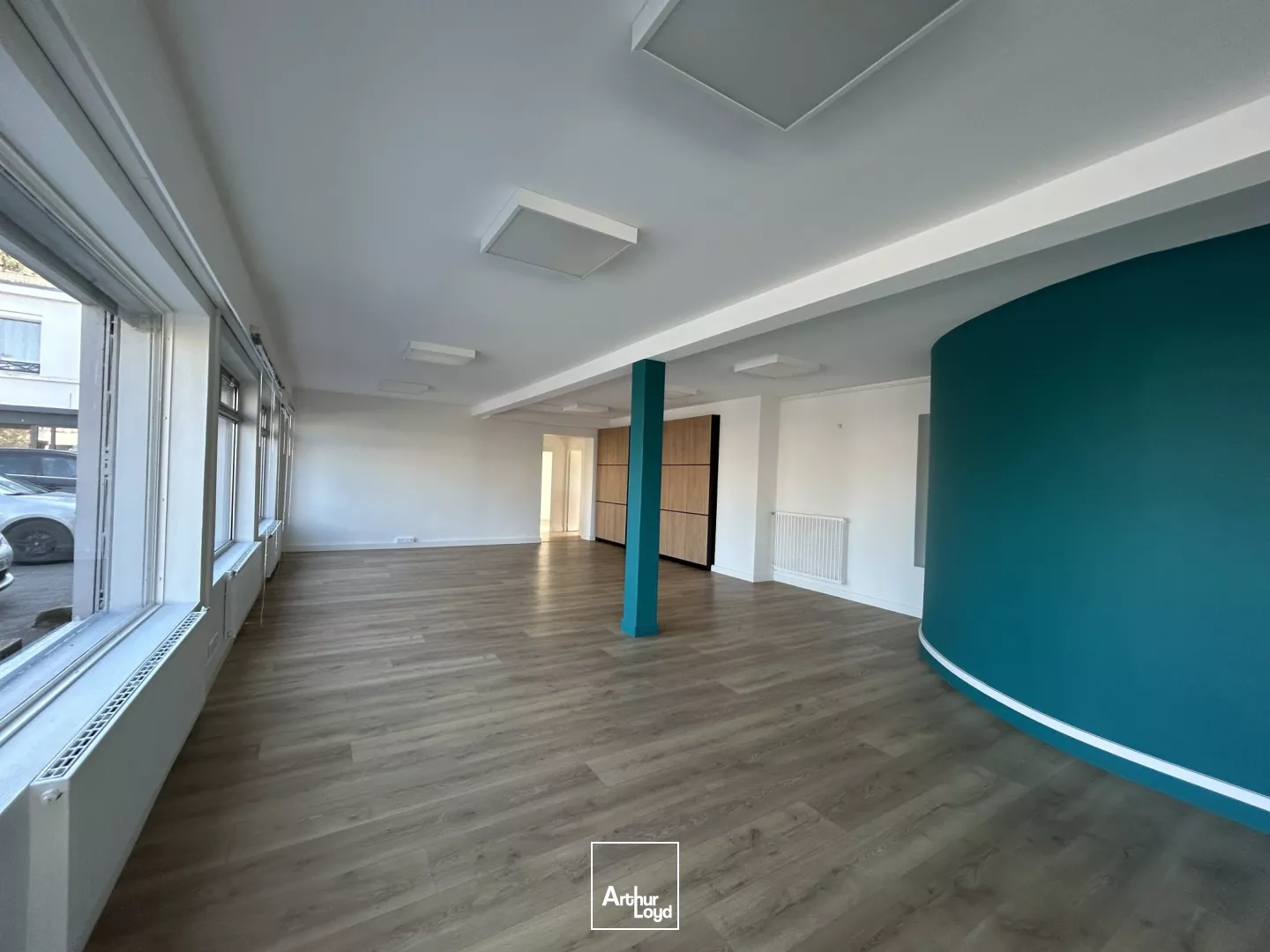 LOCAL COMMERCIAL - BUREAUX - A LOUER - 100 M2 - DONGES