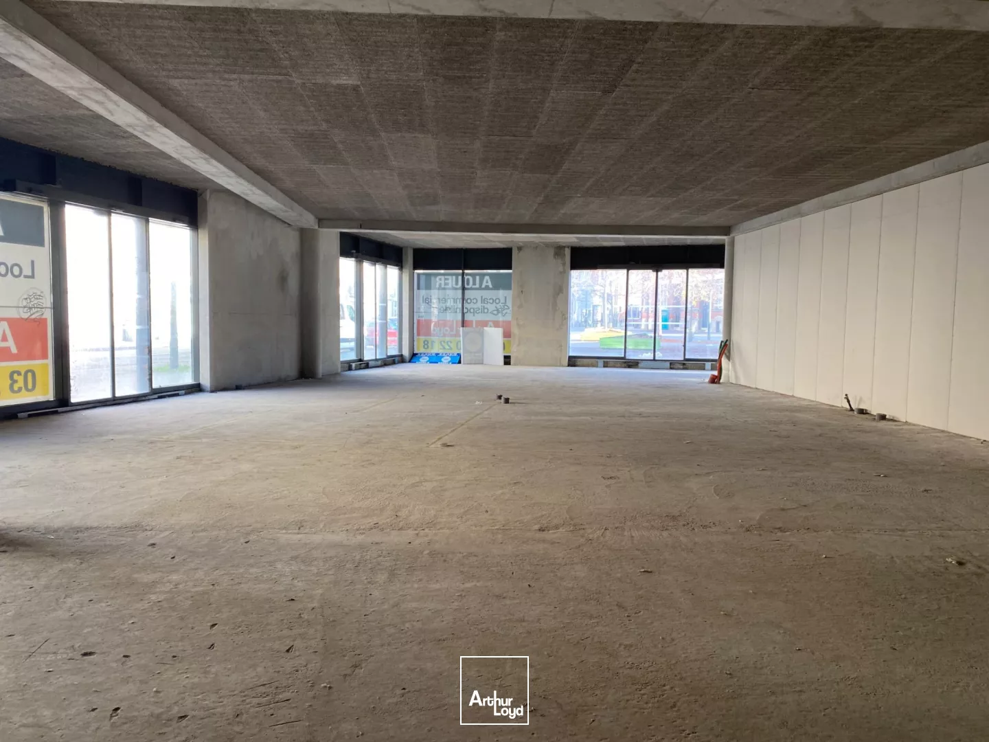 En Centre-Ville d'Armentières - Surface de 200m2 en RDC à Vendre ou à Louer