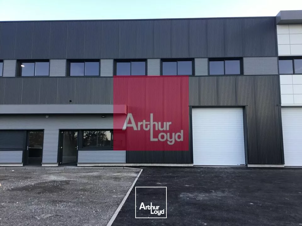 CLERMONT-FERRAND A LOUER LOCAL D'ACTIVITÉ 383 M² PROGRAMME 