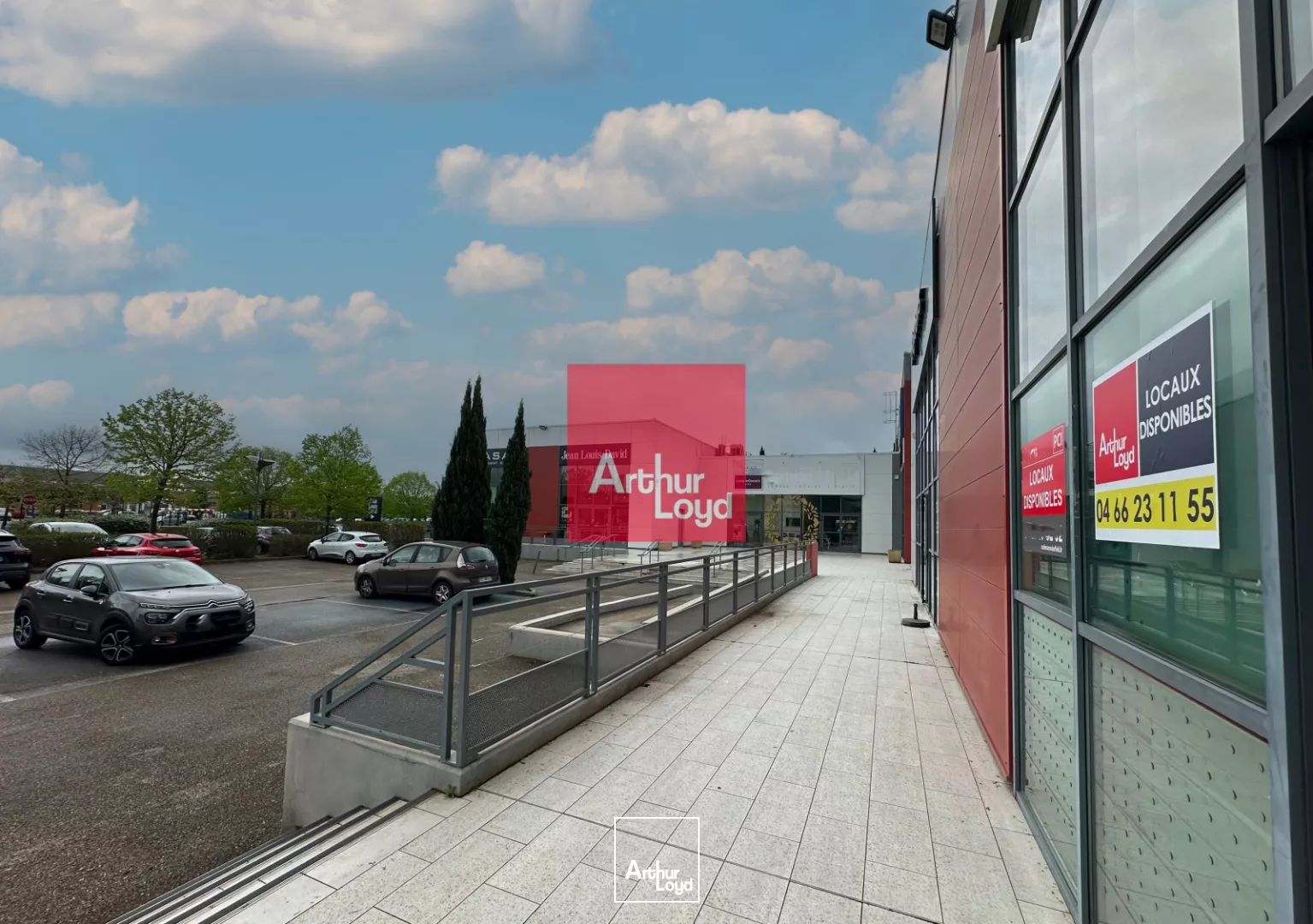 LOCAL COMMERCIAL - 219 M2 - ZONE COMMERCIALE - NIMES