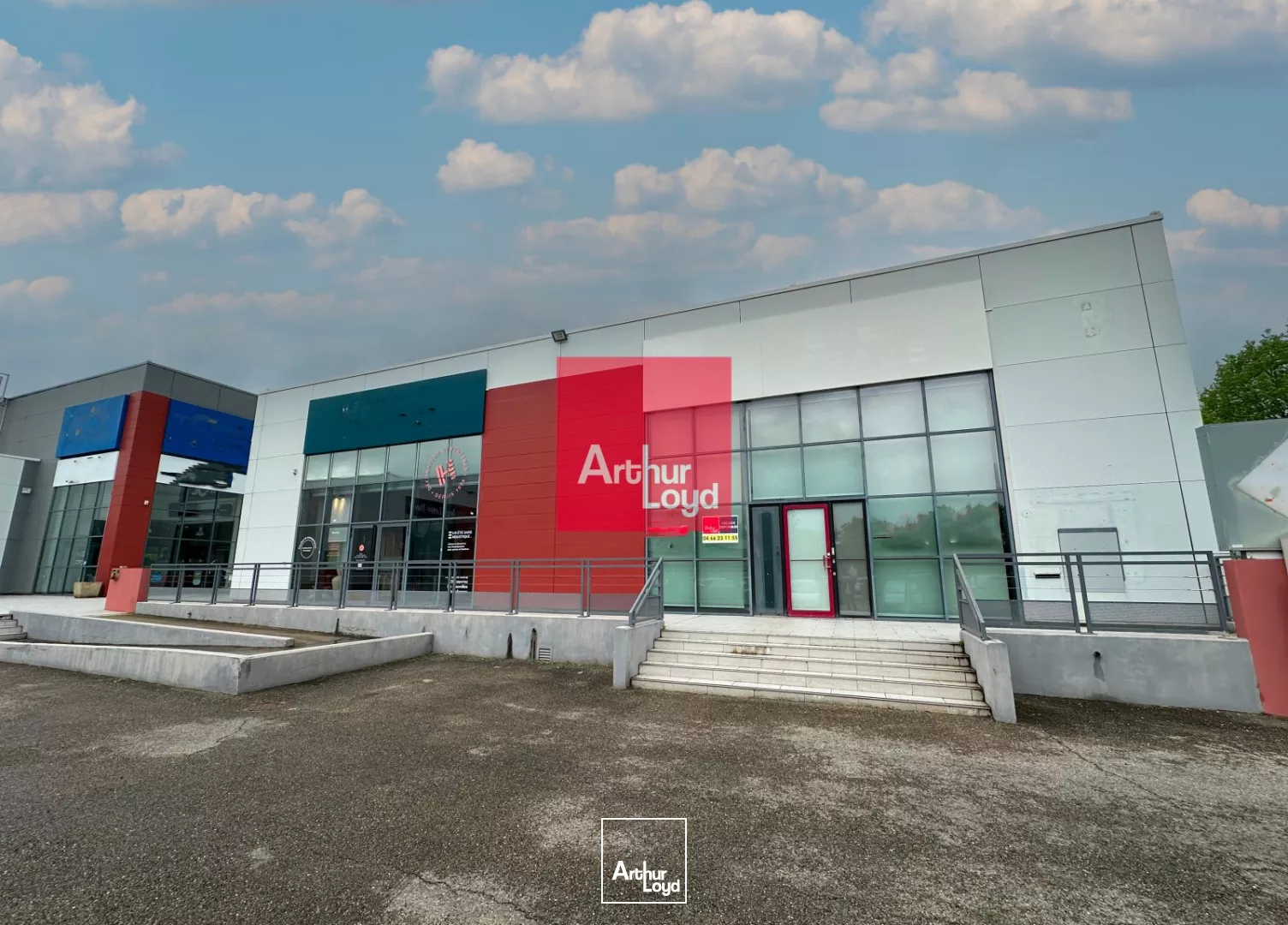 LOCAL COMMERCIAL - 219 M2 - ZONE COMMERCIALE - NIMES