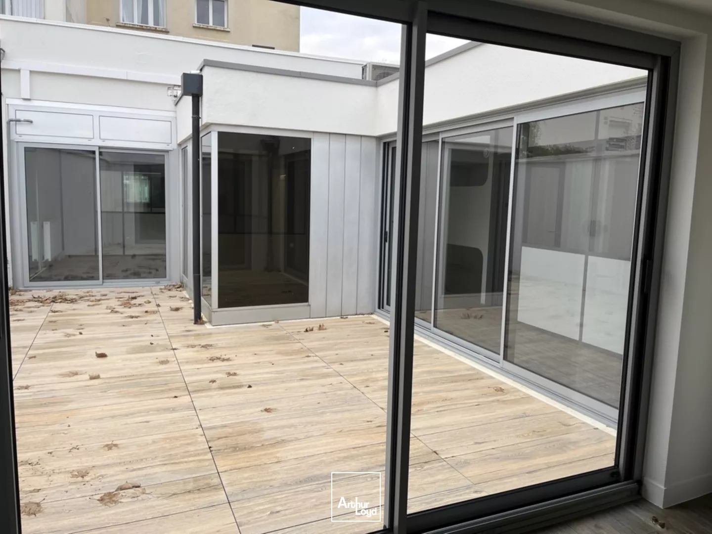 Opportunité rare ! bureau à vendre ou à louer - St Marceau, au pied de la ligne A du tram !