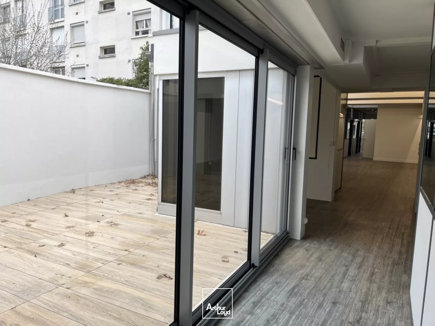 Opportunité rare ! bureau à vendre ou à louer - St Marceau, au pied de la ligne A du tram !