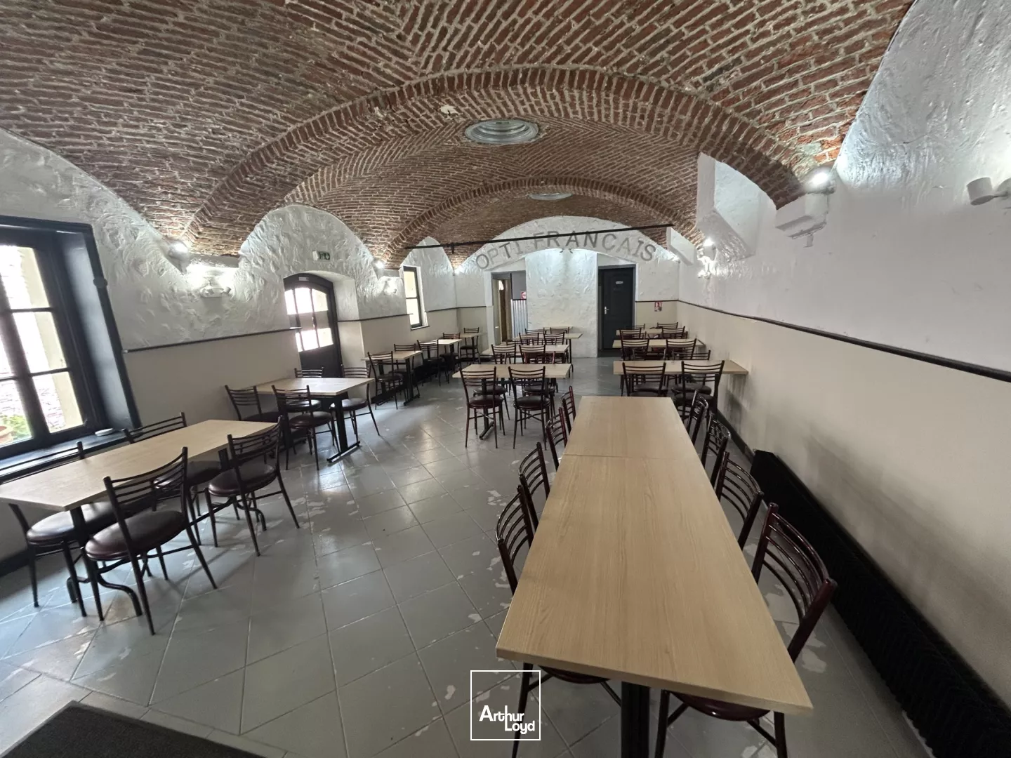 Local commercial de 385 m² à louer - Visibilité maximale au coeur de Hénin-Beaumont