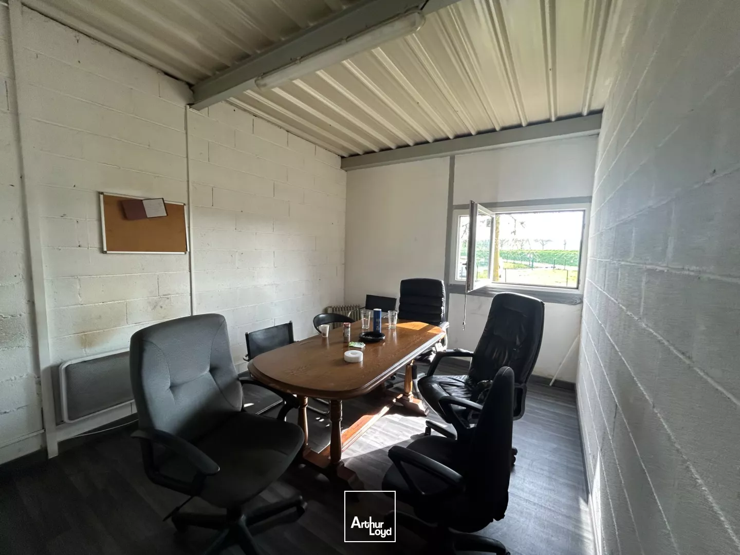 BATIMENT D'ACTIVITES INDEPENDANT