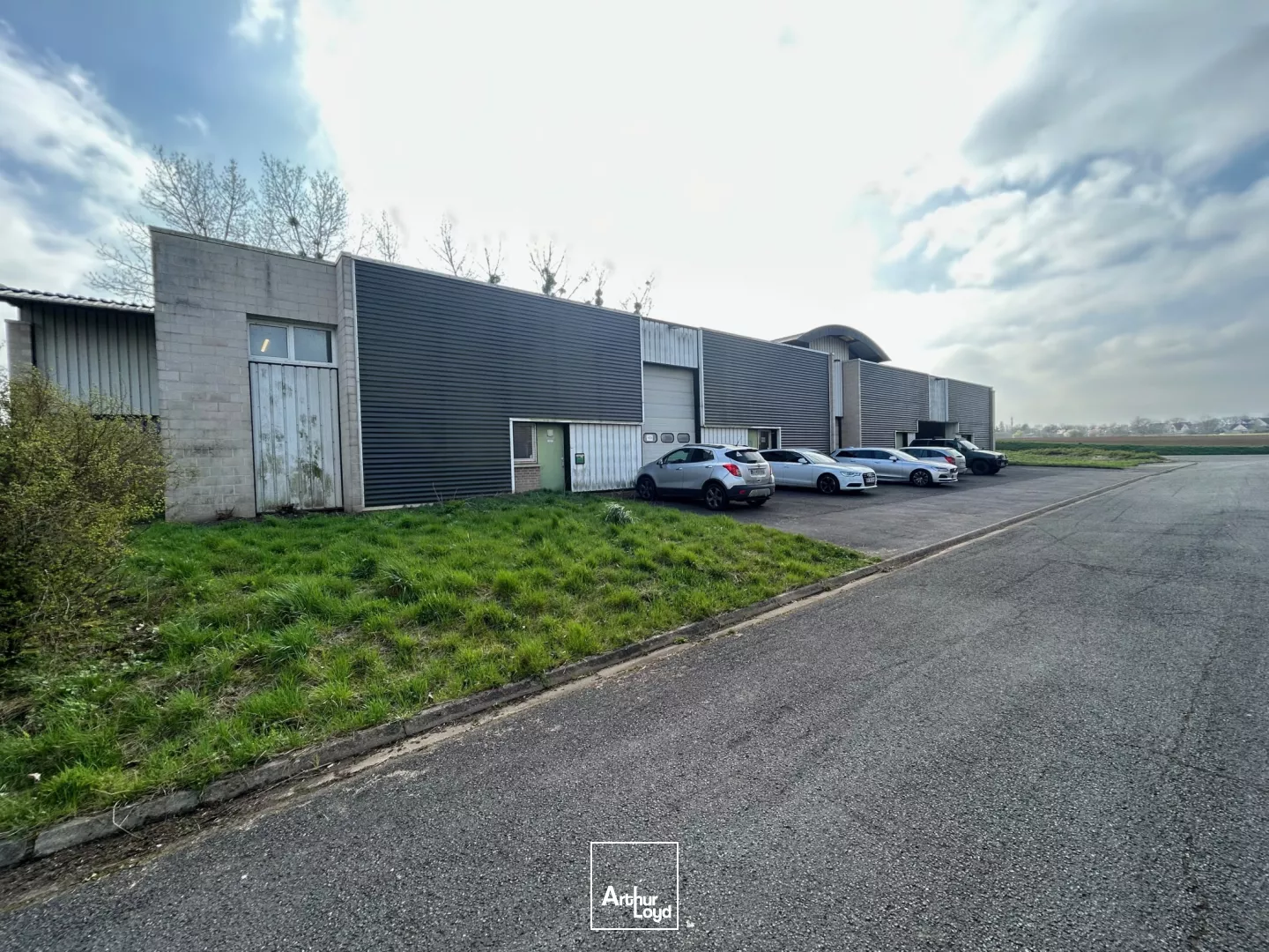 BATIMENT D'ACTIVITES INDEPENDANT