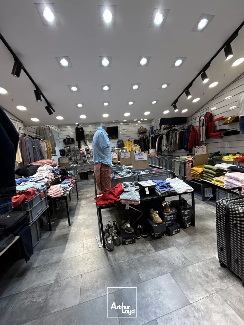 Immeuble commercial à vendre - Centre-ville d'Arras, opportunité investisseurs avec lease back possible