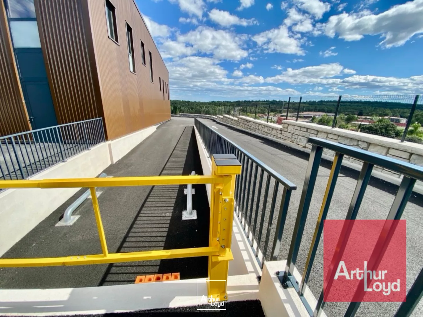 LOCATION LOCAL D'ACTIVITÉ NEUF - VAILHAUQUÈS - ACCÈS POIDS LOURDS & AXES AUTOROUTIERS