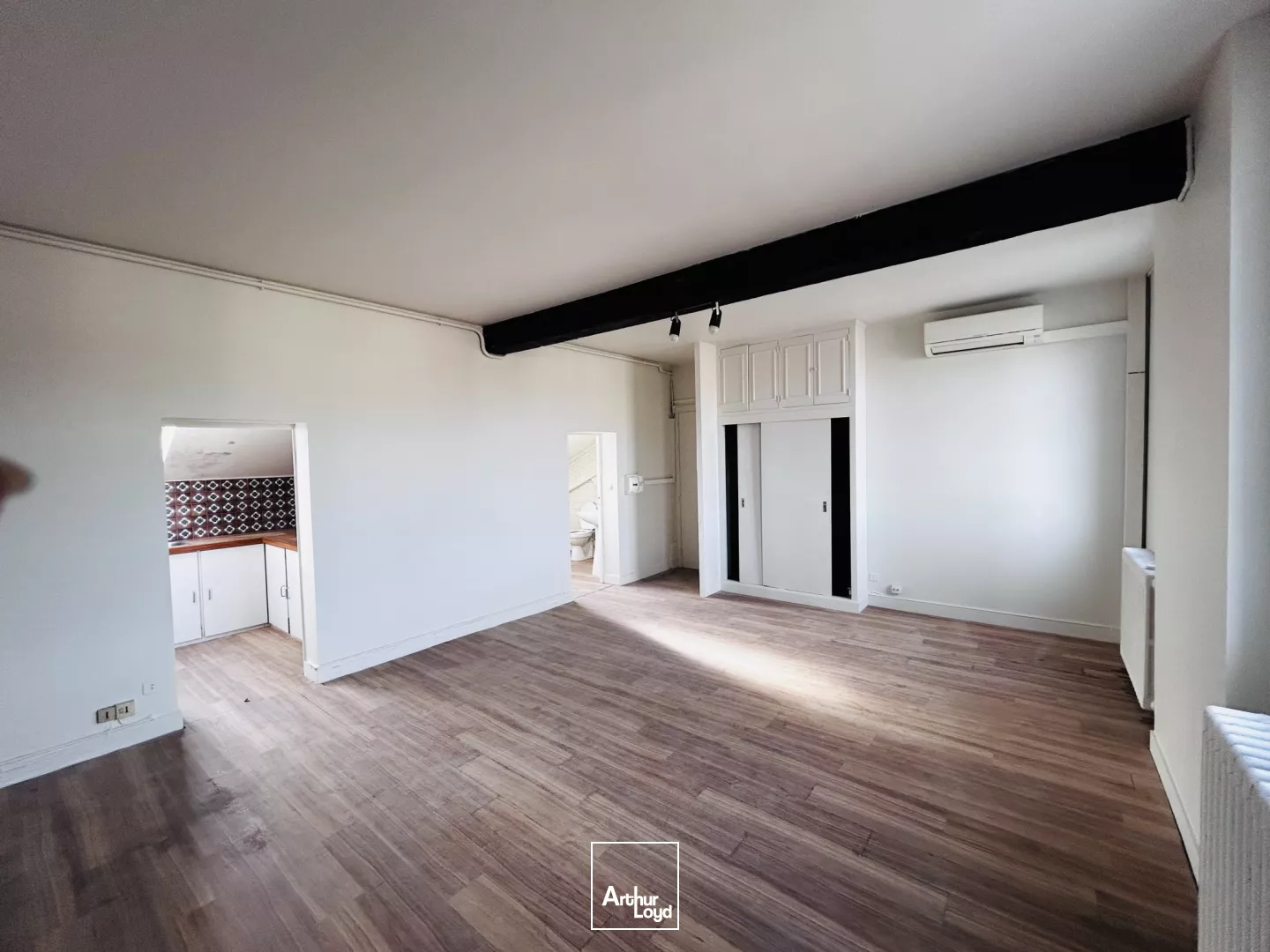 A louer - Bureaux de 140 m² en duplex - Bordeaux Place Gambetta