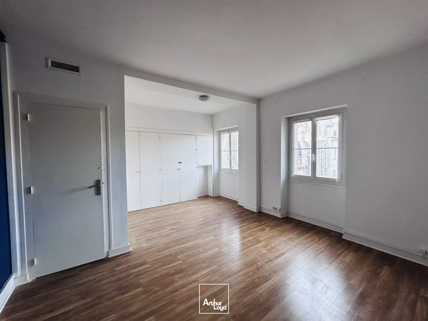 A louer - Bureaux de 140 m² en duplex - Bordeaux Place Gambetta