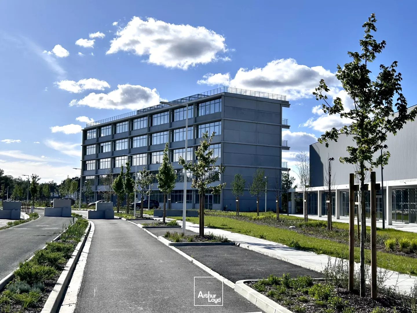 A louer - Plateaux de bureaux neufs à partir de 181 m² - Villenave d'Ornon - Natura Park Office - Domaine de Geneste