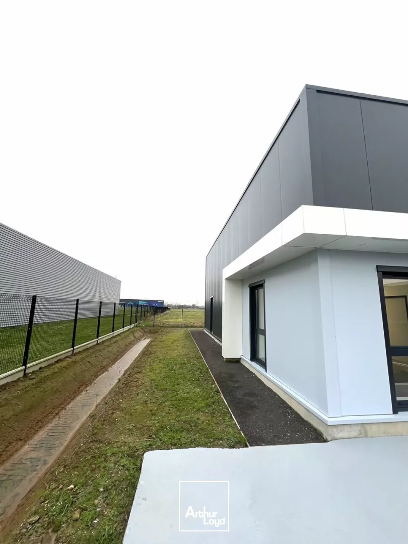 BUREAUX location à SAINT-JEAN-DE-LA-NEUVILLE 76210