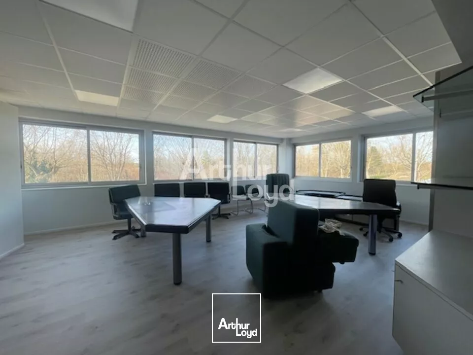 Ensemble de bureaux de 200m² VICHY RHUE