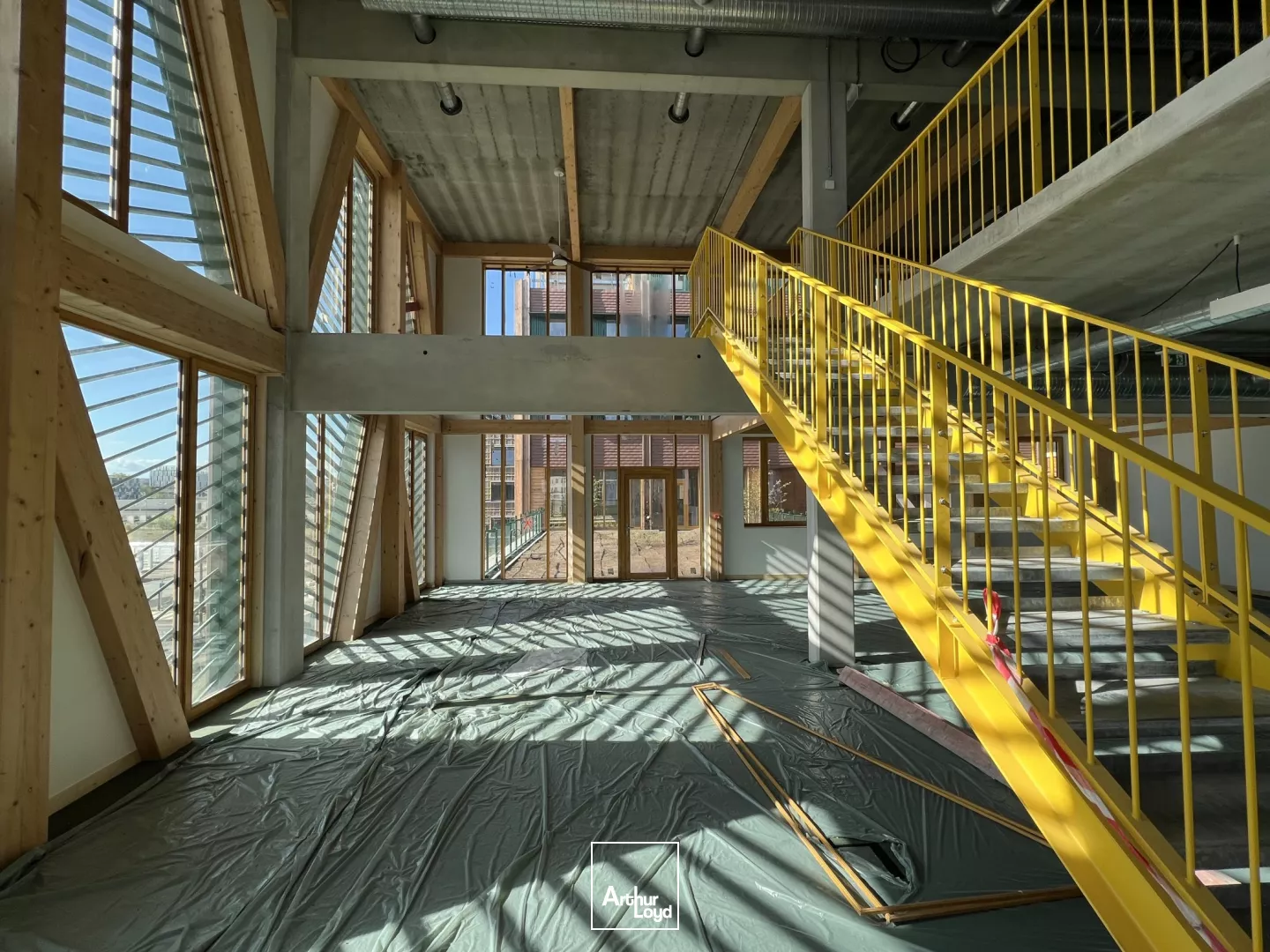 BUREAUX ET COMMERCES NEUFS A LOUER - ILE DE NANTES - REPUBLIQUE