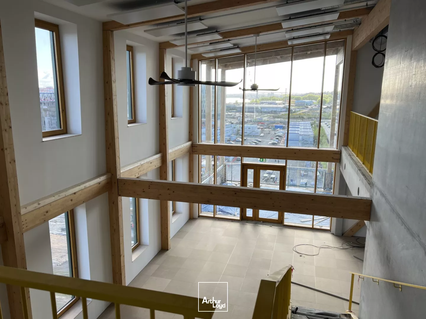 BUREAUX ET COMMERCES NEUFS A LOUER - ILE DE NANTES - REPUBLIQUE