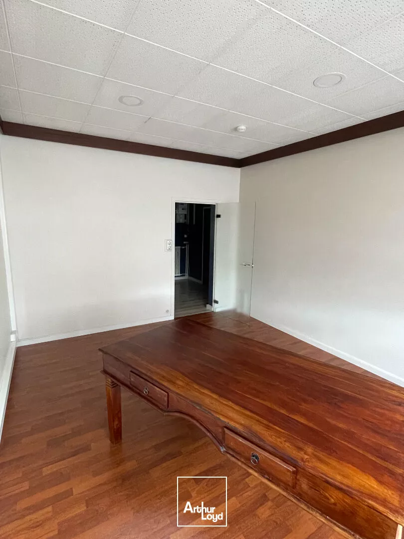 Limoges proche Mairie - Bureaux 85 m² A LOUER avec 1 parking