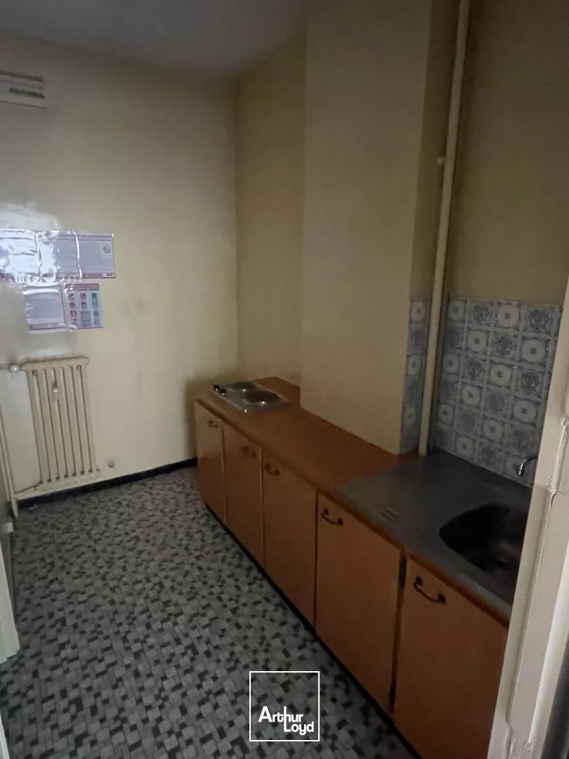 Limoges proche Mairie - Bureaux 85 m² A LOUER avec 1 parking