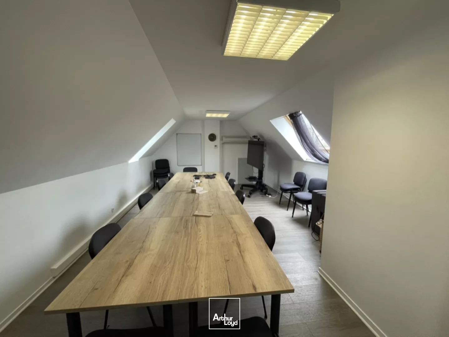 A LOUER BUREAUX 226 M2 COMPIEGNE