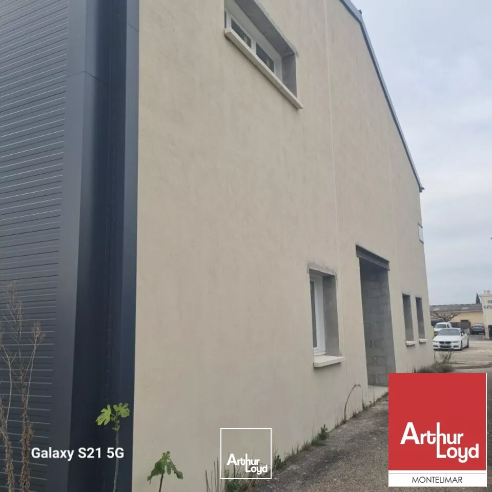 PIERRELATTE - A LOUER - LOCAL D'ACTIVITÉ AVEC BUREAUX ET ENTRÉE INDEPENDANTE