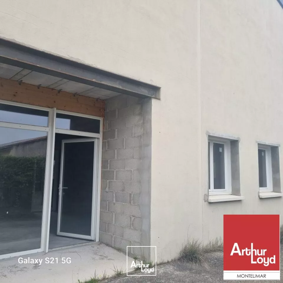 PIERRELATTE - A LOUER - LOCAL D'ACTIVITÉ AVEC BUREAUX ET ENTRÉE INDEPENDANTE