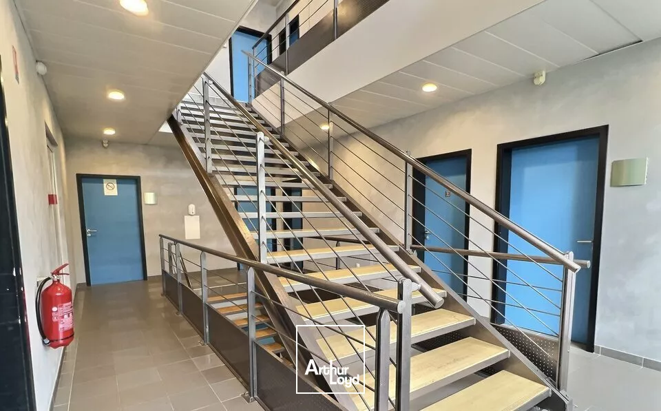 BUREAUX à LOUER de 256 m²